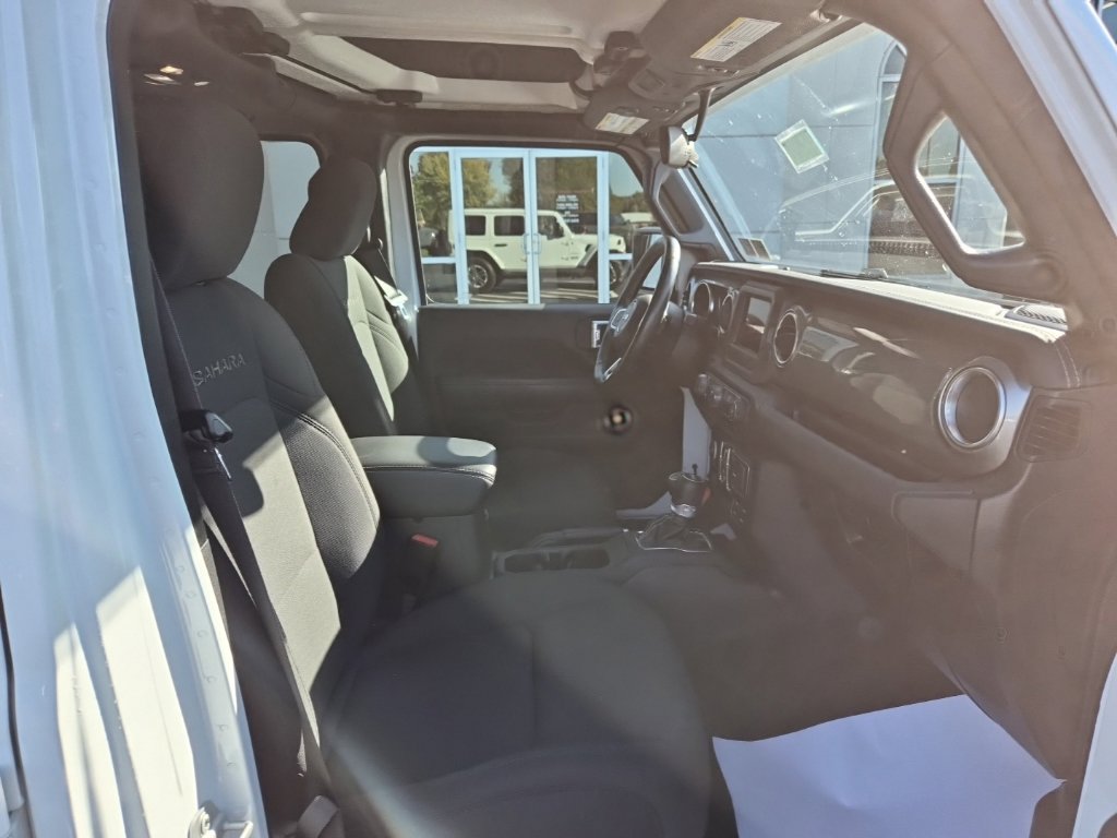 Used 2020 Jeep Wrangler Unlimited Sahara w/ Cold Weather Group AWD/4WD image 26