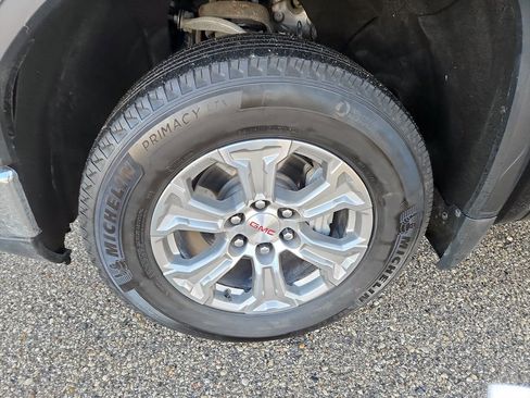 Used 2025 GMC Sierra 1500 SLT image 35