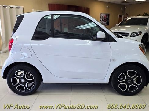 Used 2018 smart fortwo electric drive RWD image 6