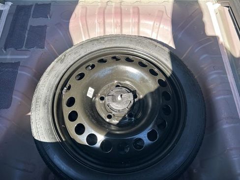 Used 2024 Chevrolet Trax RS w/ Sunroof Package image 12