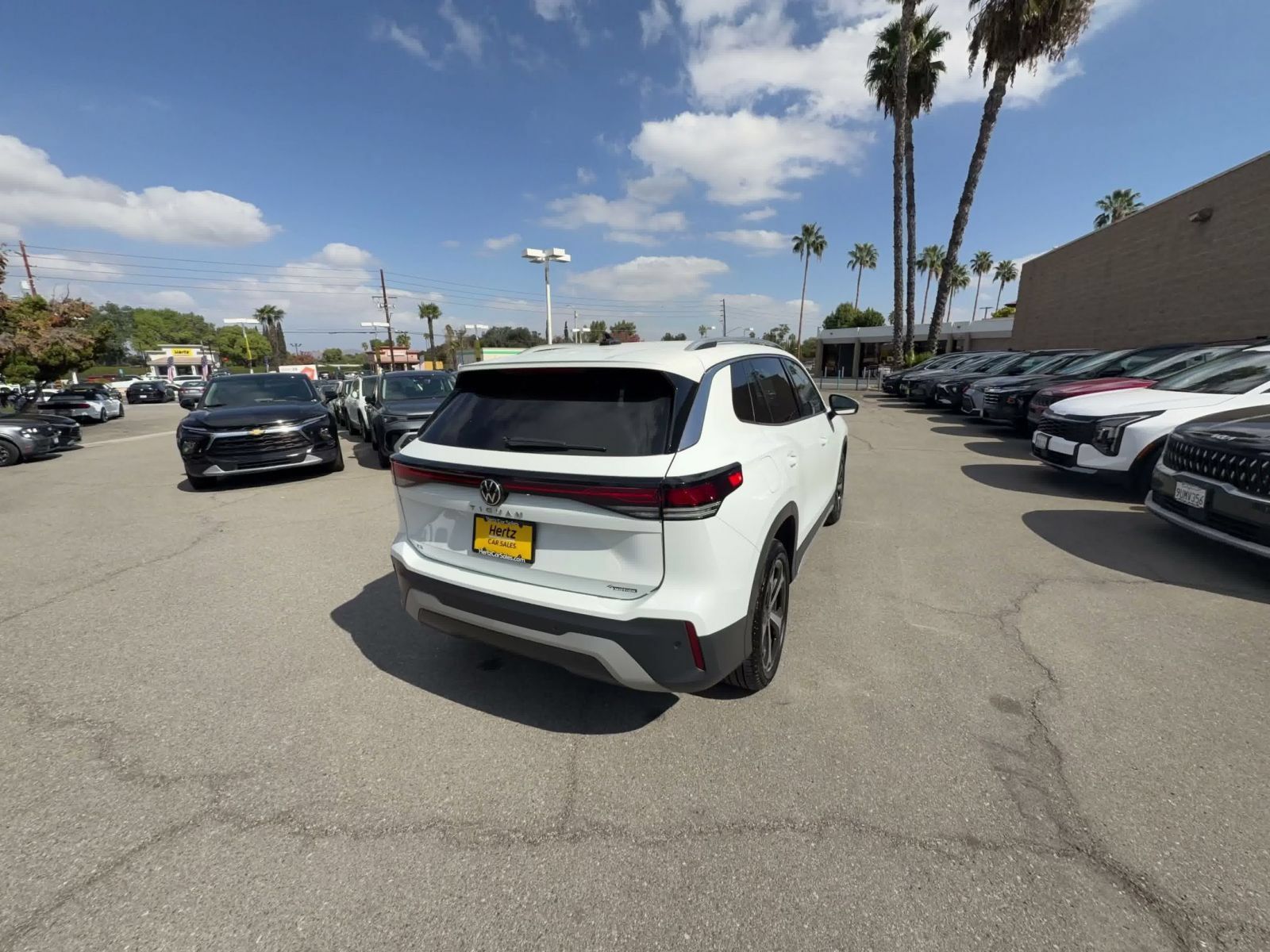 Used 2026 Volkswagen Tiguan SE AWD/4WD image 13