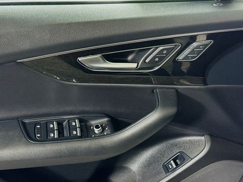 Used 2018 Audi Q7 3.0T Prestige w/ Prestige Package image 24