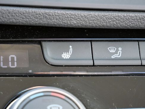 Certified 2024 Volkswagen Jetta SE image 31