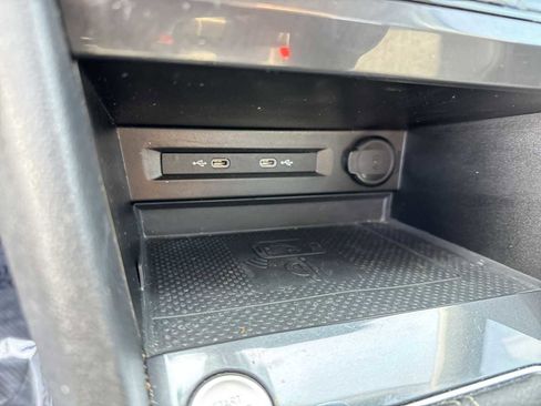 Used 2022 Volkswagen Tiguan SE FWD image 29