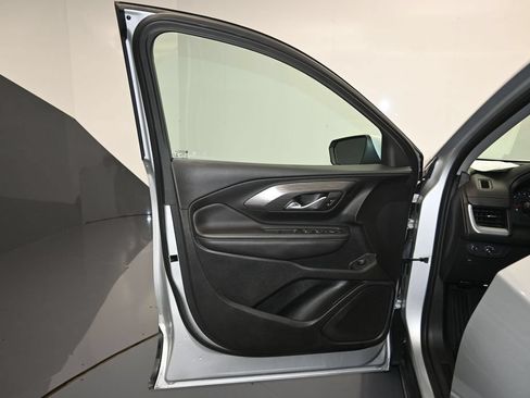 Used 2022 GMC Terrain SLE w/ Driver Convenience Package FWD image 10