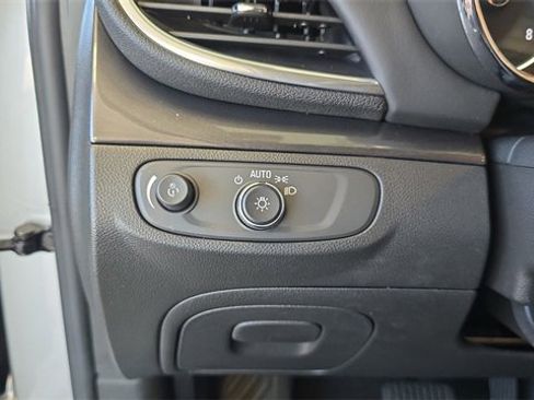 Used 2022 Buick Encore Preferred w/ Safety Package image 25