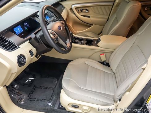 Used 2018 Ford Taurus SE image 10