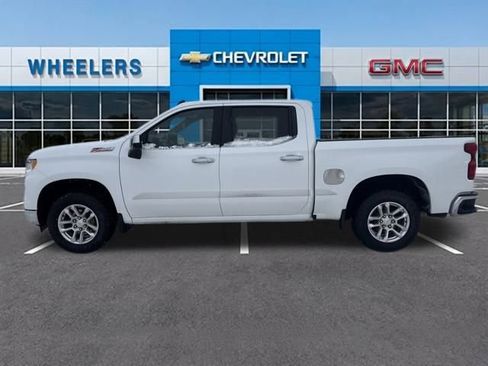Used 2025 Chevrolet Silverado 1500 LT image 2