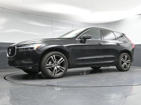 Used 2021 Volvo XC60 T5 Momentum w/ Premium Package image 21