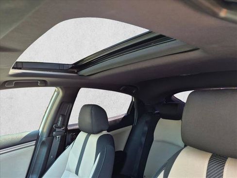 Used 2018 Honda Civic EX image 15
