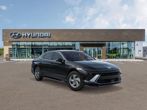 Used 2026 Hyundai Sonata SE FWD image 2