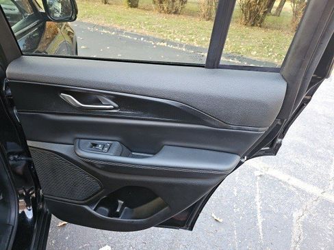 Used 2024 Jeep Grand Cherokee Altitude image 17