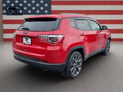 Used 2021 Jeep Compass Latitude FWD image 5