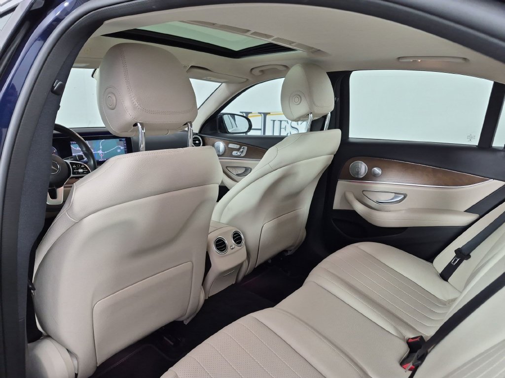 Used 2020 Mercedes-Benz E 350 4MATIC Sedan w/ Parking Assistance Package image 34