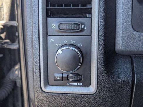 Used 2015 RAM 3500 Tradesman w/ Chrome Appearance Group image 23