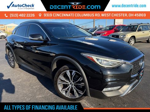 Used 2018 INFINITI QX30 Premium w/ Navigation Package image 1