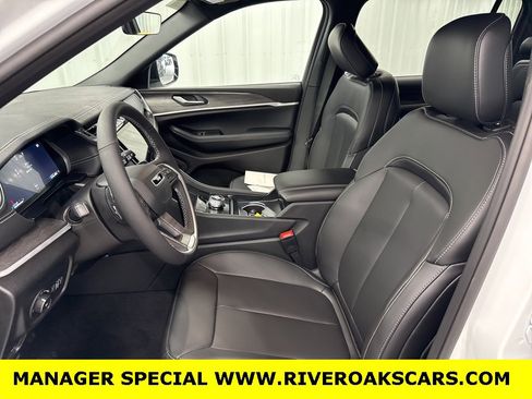 Used 2025 Jeep Grand Cherokee L Limited w/ MOPAR Finishing Package image 15