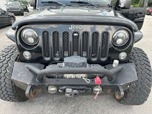 Used 2016 Jeep Wrangler Unlimited Rubicon AWD/4WD image 7
