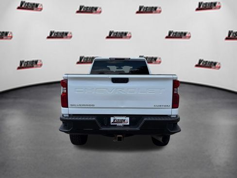 Used 2022 Chevrolet Silverado 2500 Custom w/ Custom Value Package AWD/4WD image 7