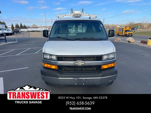 Used 2018 Chevrolet Express 3500 Extended w/ Driver Convenience Package image 14