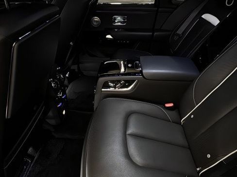 Used 2020 Rolls-Royce Cullinan AWD/4WD image 5