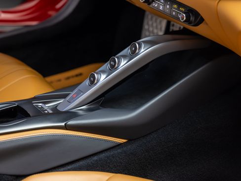 Used 2020 Ferrari 812 Superfast RWD image 29
