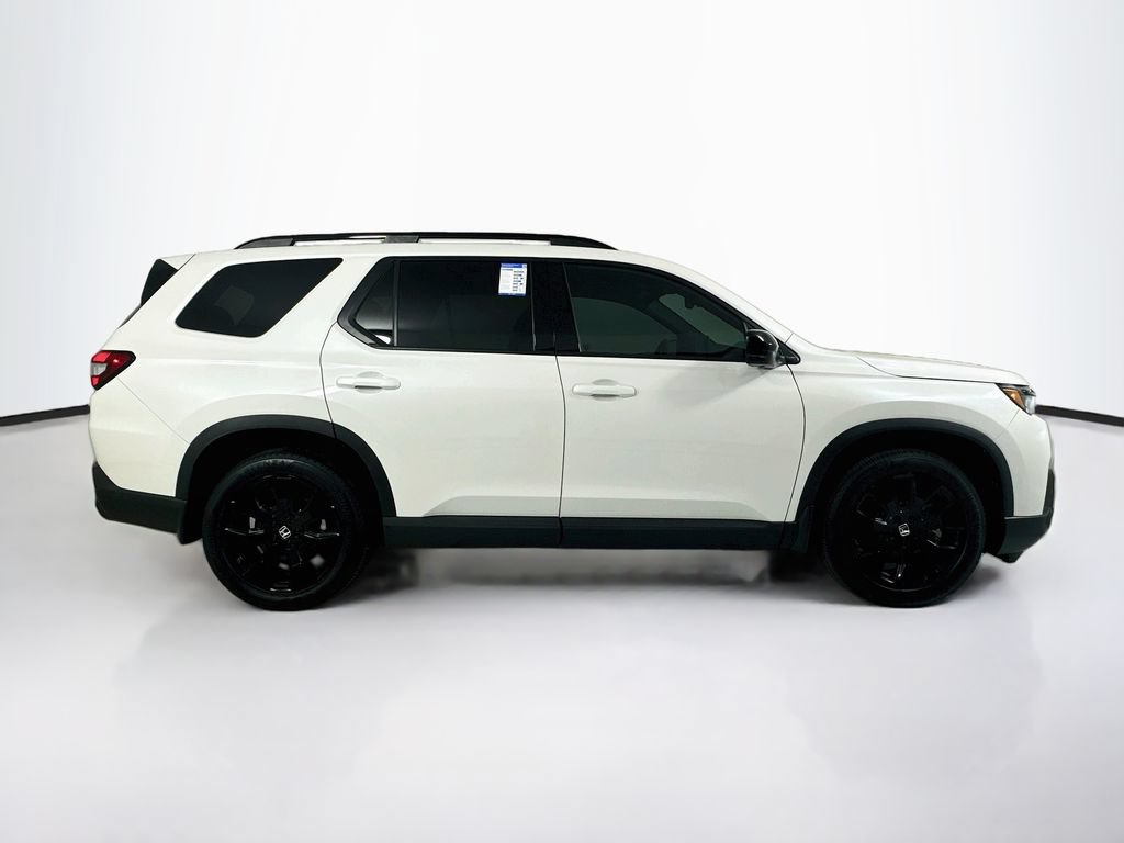 Certified 2026 Honda Pilot Black Edition image 4