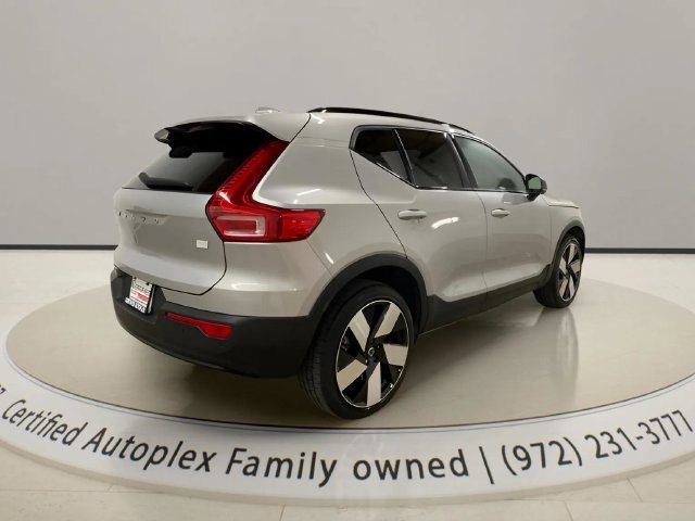 Used 2023 Volvo XC40 Recharge Ultimate AWD/4WD image 5