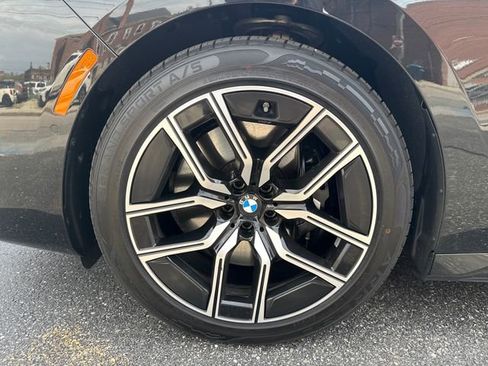Used 2026 BMW 740i xDrive AWD/4WD image 9