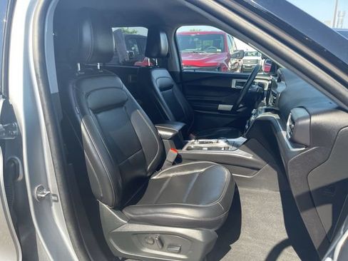 Used 2023 Ford Explorer XLT w/ Equipment Group 202A AWD/4WD image 21