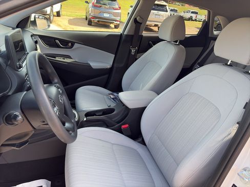 Used 2023 Hyundai Kona SEL w/ Cargo Package AWD/4WD image 8