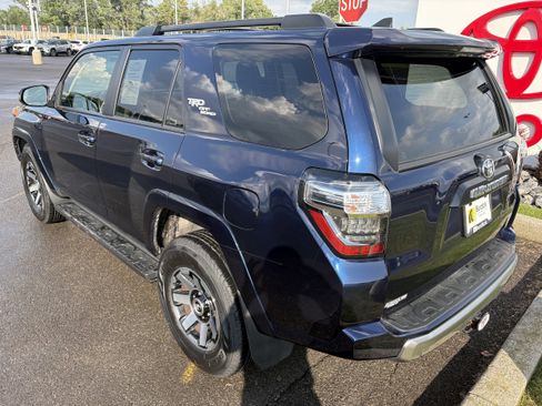 Used 2023 Toyota 4Runner TRD Off-Road Premium w/ Off Road Premium Plus Package AWD/4WD image 6