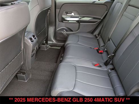 New 2025 Mercedes-Benz GLB 250 4MATIC image 17