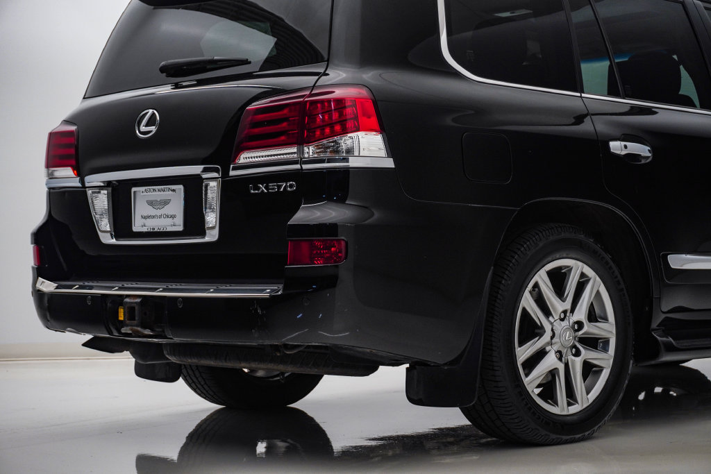 Used 2013 Lexus LX 570 4WD w/ Luxury Pkg image 12