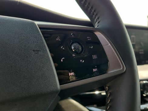 Certified 2025 Nissan Murano SV AWD/4WD image 24