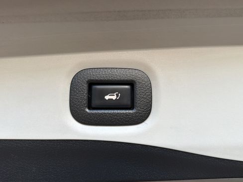 Used 2014 Nissan Rogue SL AWD/4WD image 25