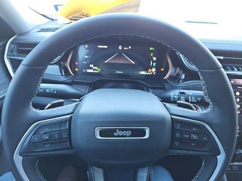 Used 2022 Jeep Grand Cherokee Limited 4xe image 21