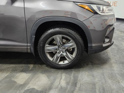 Used 2018 Toyota Highlander Limited Platinum image 12