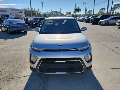 Certified 2020 Kia Soul LX image 2