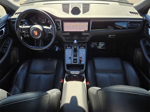 Used 2023 Porsche Macan image 15