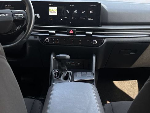 Used 2026 Kia Sportage LX FWD image 17