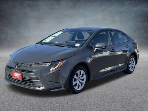 Used 2023 Toyota Corolla LE image 8