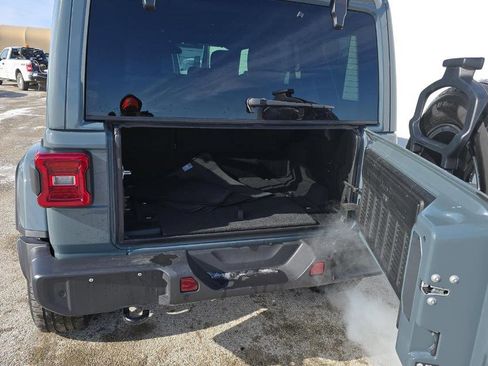 Used 2025 Jeep Wrangler Unlimited Sahara w/ Safety Group image 12