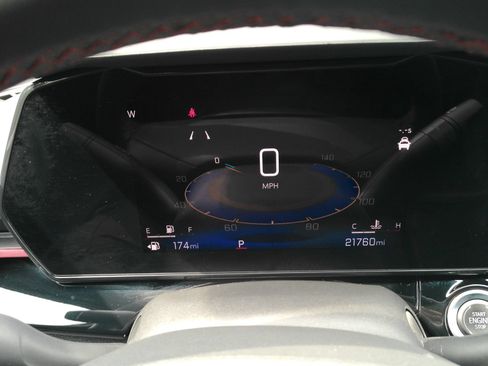 Used 2024 Chevrolet Trax RS w/ Driver Confidence Package FWD image 25