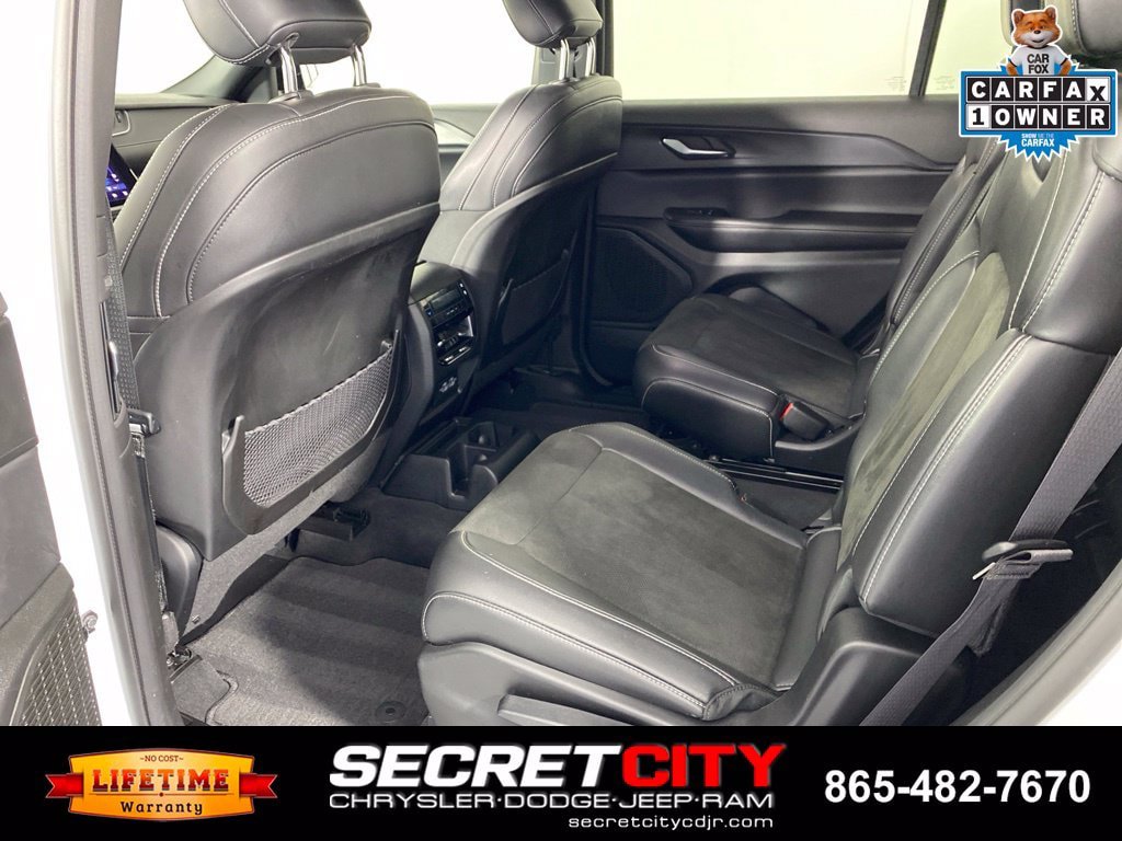 Used 2023 Jeep Grand Cherokee L Laredo AWD/4WD image 29