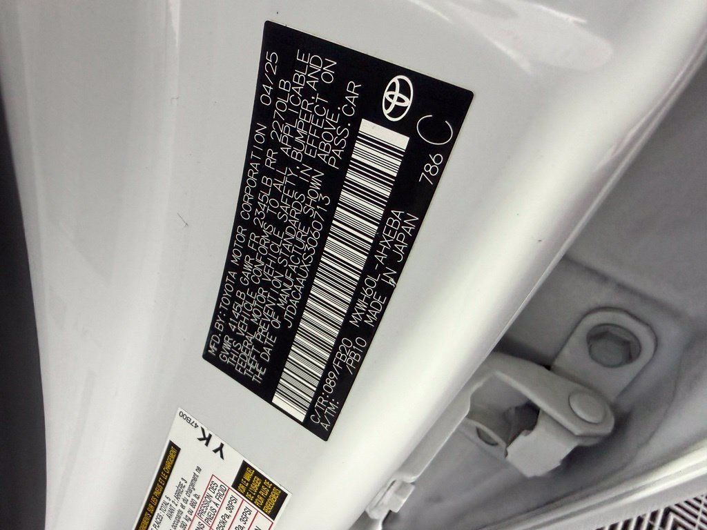 Used 2025 Toyota Prius LE FWD image 21