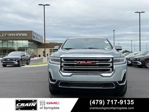 Used 2023 GMC Acadia SLE FWD image 2