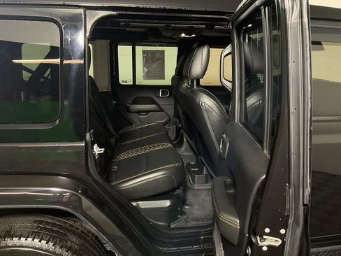 Used 2021 Jeep Wrangler Unlimited Sahara image 33