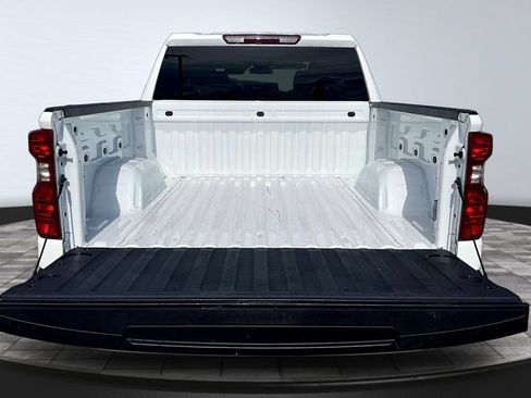 Used 2023 Chevrolet Silverado 1500 LT RWD image 8