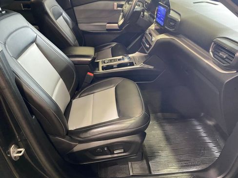 Used 2023 Ford Explorer XLT w/ Equipment Group 202A image 22